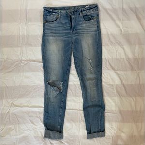 American Eagle Distressed Demin Jeans